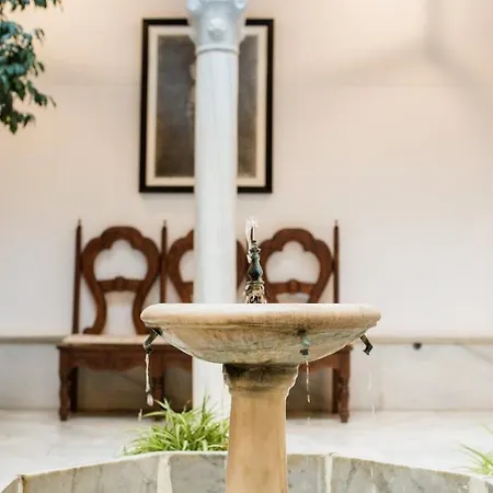 Magico Apartamento En Casa Palacio Del Siglo XVII Seville Exterior photo